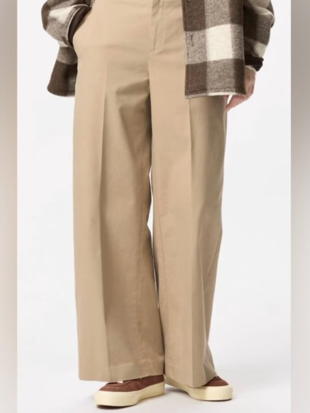 Uniqlo Beige Women’s Wide-Leg Chino Pants Size M Classic Preppy - Picture 3 of 5